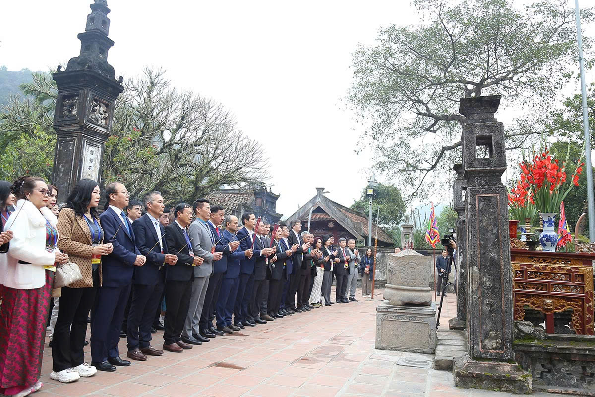 Kiều b&agrave;o ti&ecirc;u biểu từ 32 quốc gia kết nối với tỉnh Ninh B&igrave;nh - Ảnh 7.