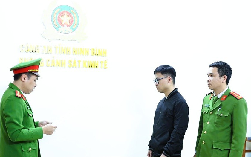 Bắt người đàn ông kinh doanh vàng bạc bỏ ngoài doanh thu 1.500 tỉ đồng