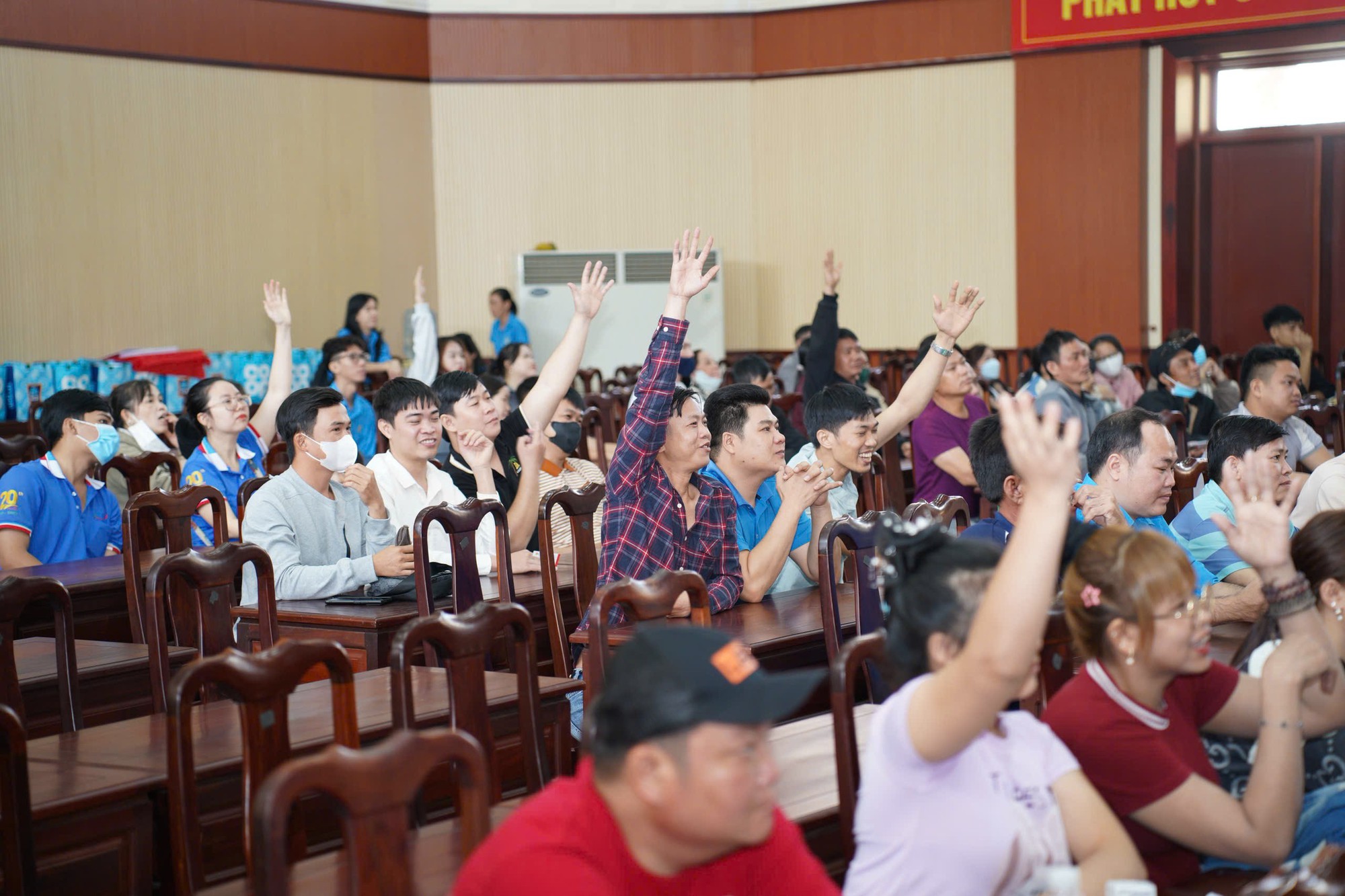 TPHCM ra mắt điểm ph&uacute;c lợi C&ocirc;ng đo&agrave;n phục vụ c&ocirc;ng nh&acirc;n lao động - Ảnh 9.