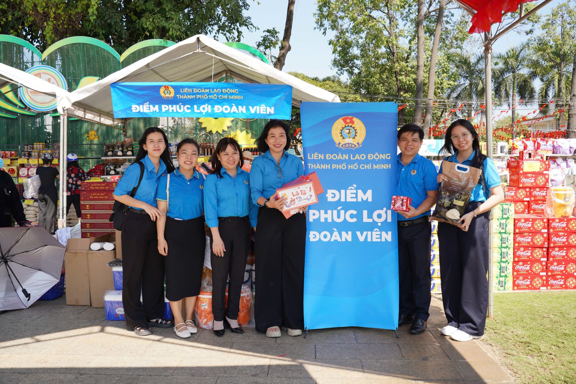 TPHCM ra mắt điểm ph&uacute;c lợi C&ocirc;ng đo&agrave;n phục vụ c&ocirc;ng nh&acirc;n lao động - Ảnh 7.