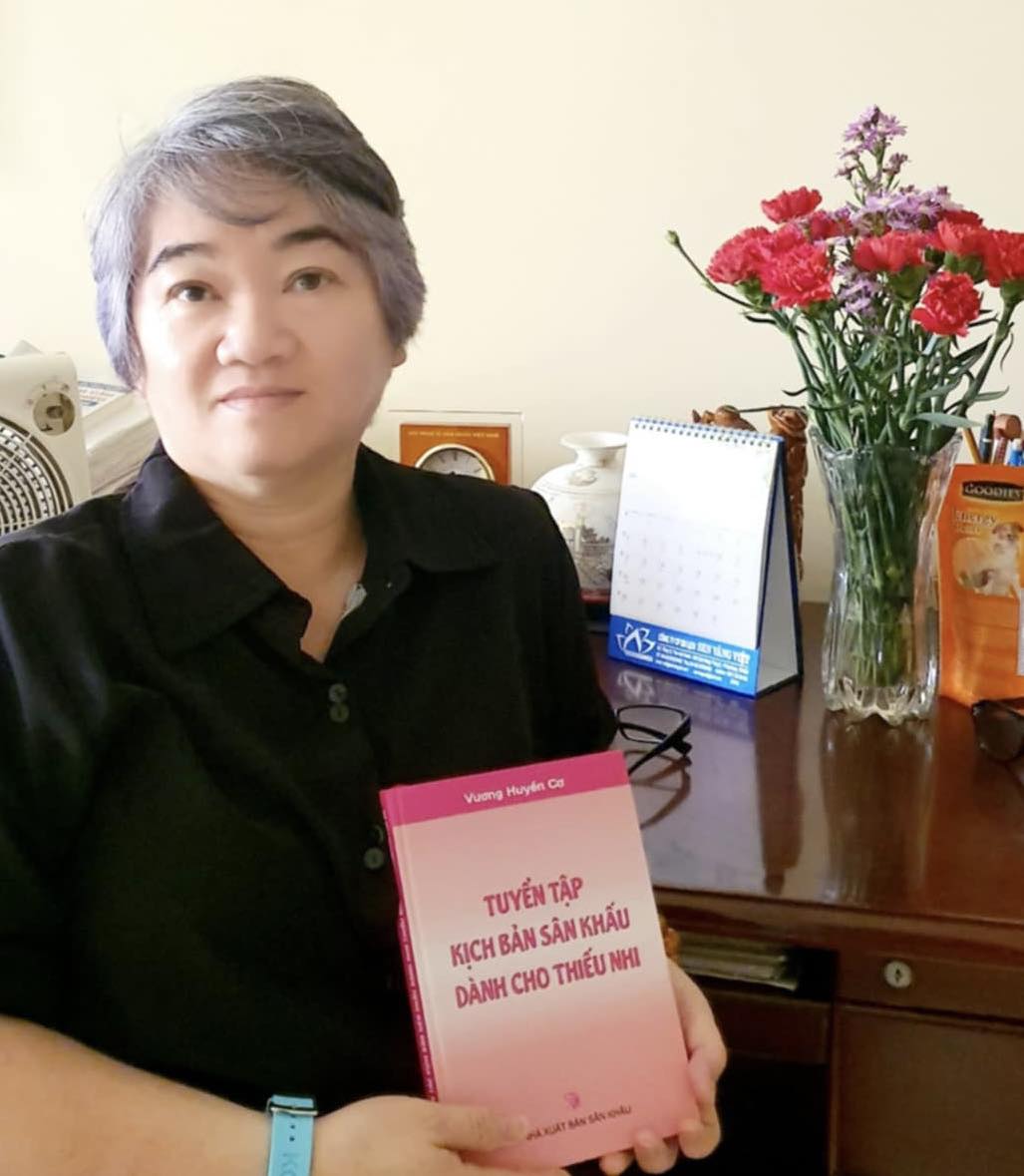 Tác giả Vương Huyền Cơ - Gieo mầm nhân văn từ sân khấu thiếu nhi - Ảnh 1.