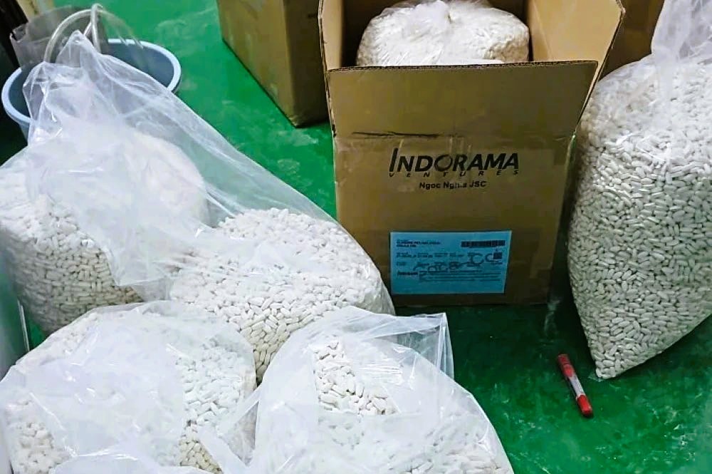 Bộ Công an chỉ đạo mở rộng vụ phá đường dây thuốc giả, thực phẩm chức năng quy mô lớn - Ảnh 3.