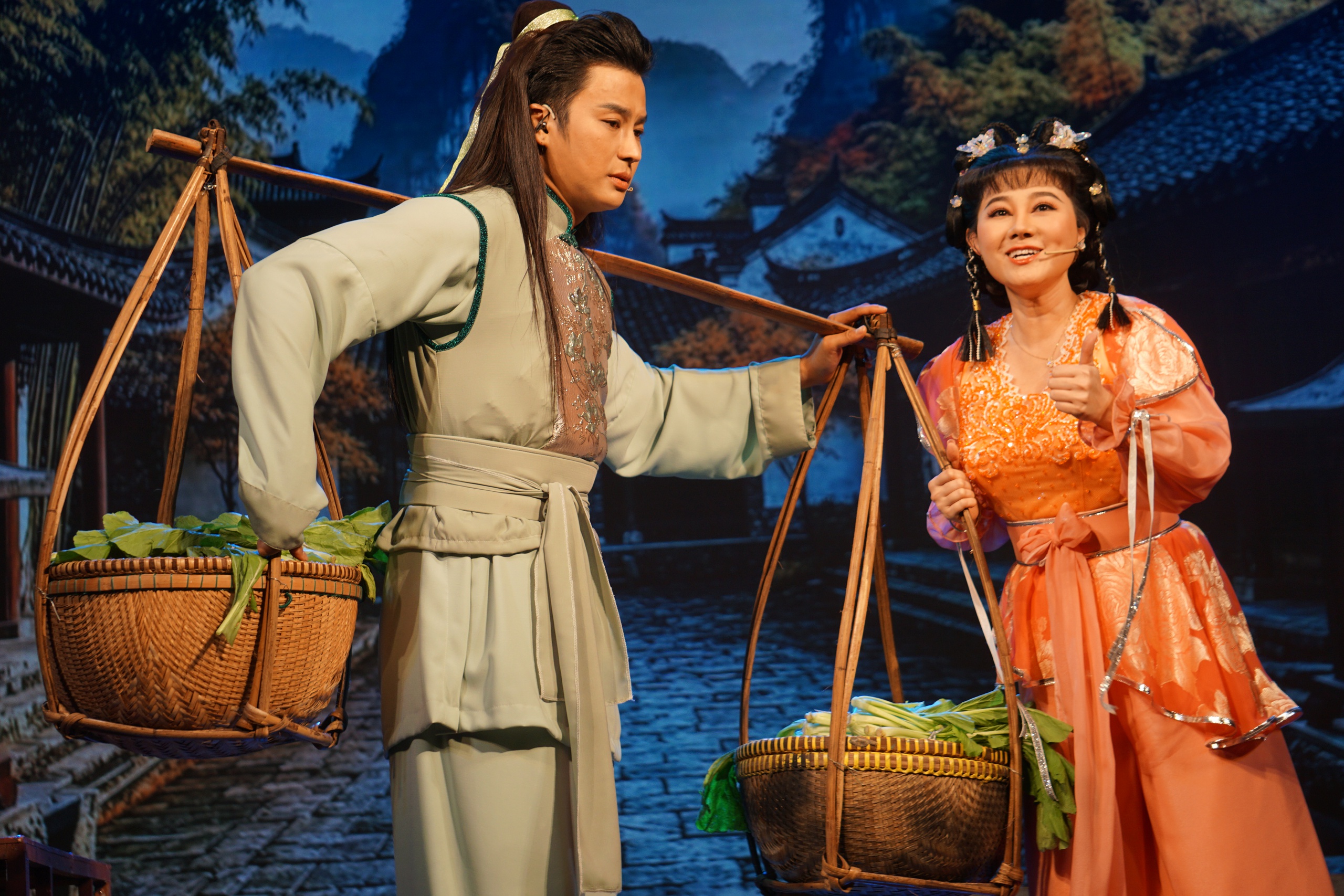 V&otilde; Minh L&acirc;m hội ngộ 4 c&ocirc; đ&agrave;o trong vở "G&aacute;nh cải Trạng nguy&ecirc;n" - Ảnh 3.