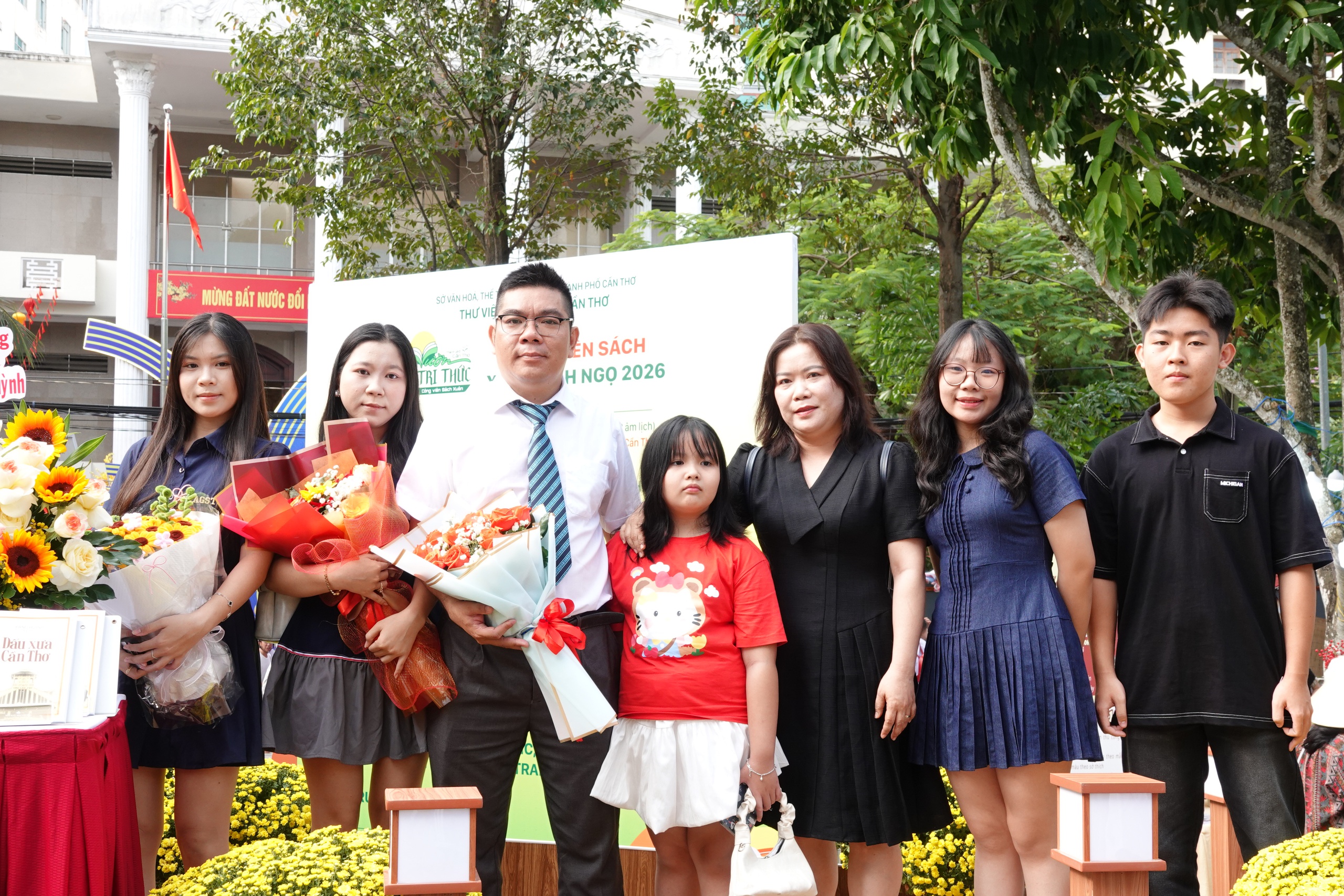Nhà báo Đăng Huỳnh và Dấu xưa Cần Thơ tạo thêm dấu ấn mới đầu xuân - Ảnh 4.