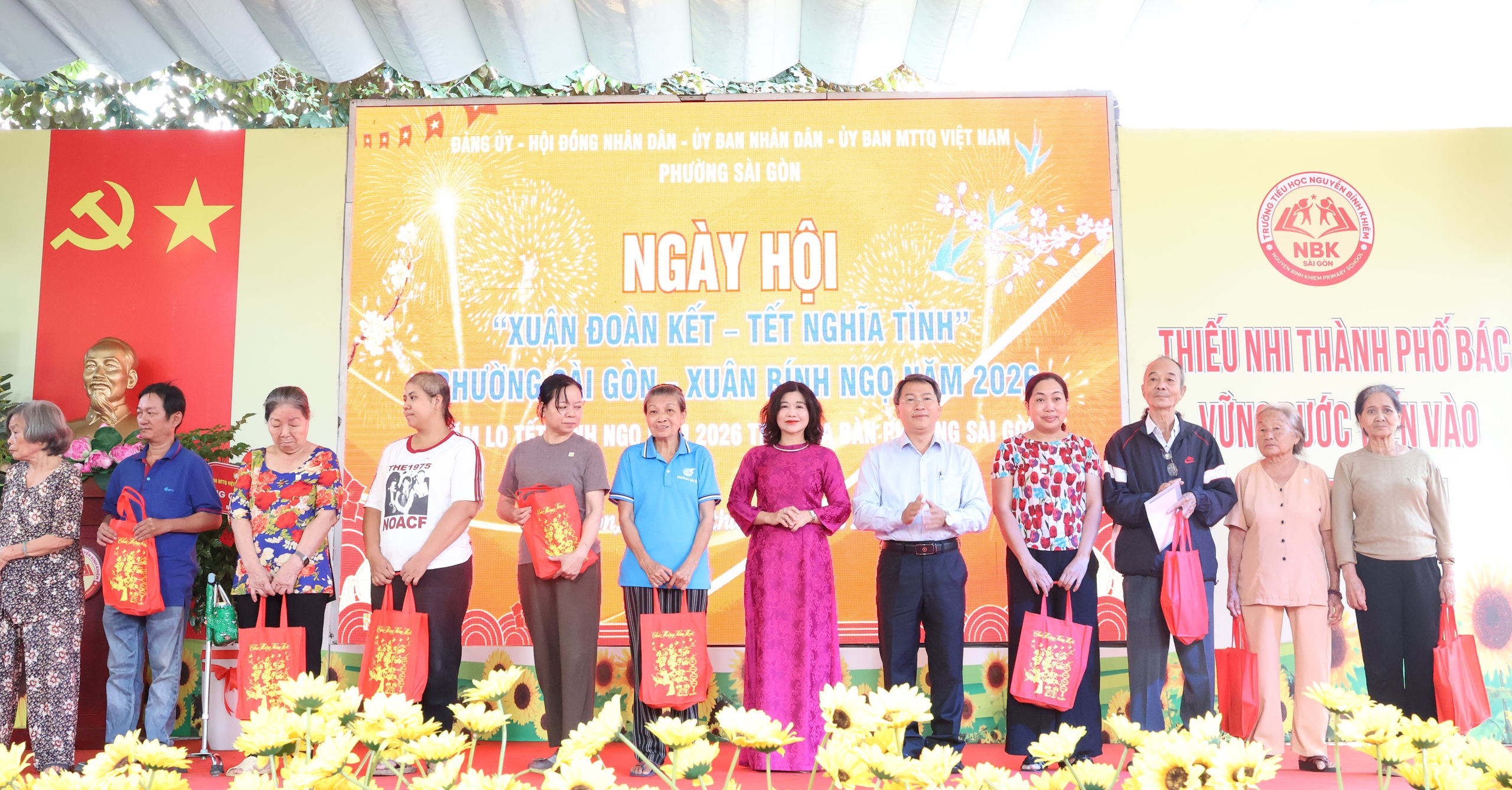 Xuân đoàn kết - Tết nghĩa tình ấm áp tại phường Sài Gòn, TPHMC - Ảnh 3.