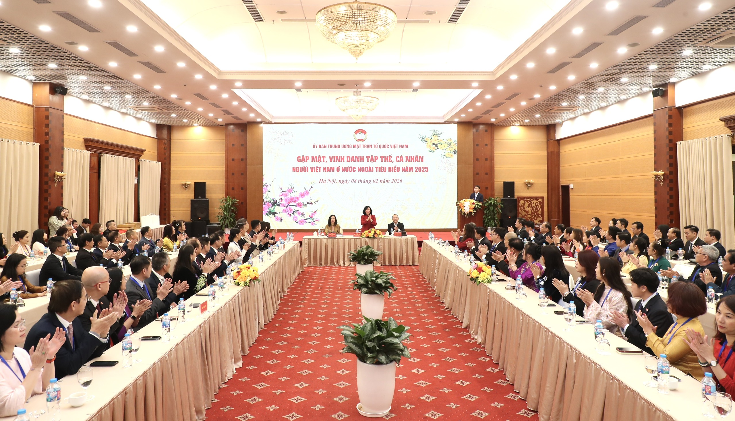 L&atilde;nh đạo Mặt trận Tổ quốc Việt Nam khen thưởng những kiều b&agrave;o ti&ecirc;u biểu - Ảnh 5.