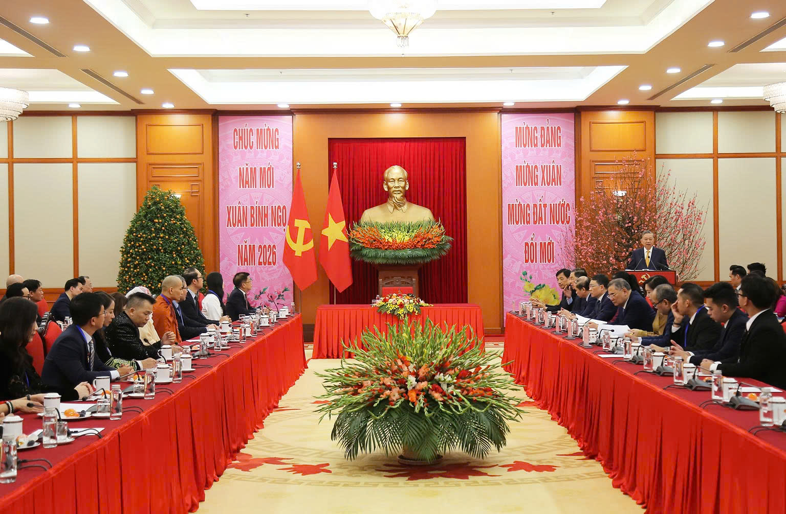 Tổng Bí thư Tô Lâm gặp mặt đoàn kiều bào tiêu biểu - Ảnh 10.