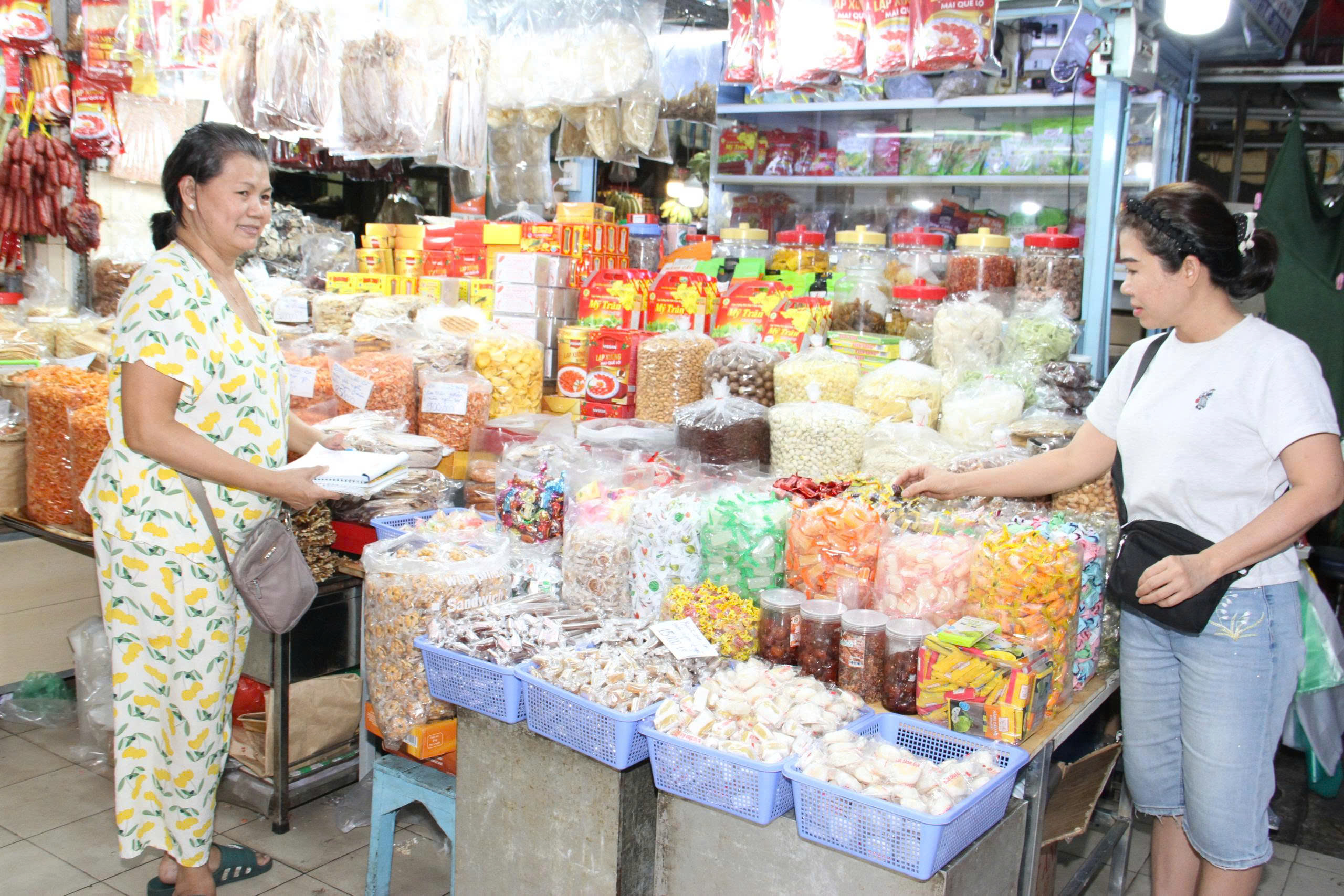 Phường Di&ecirc;n Hồng l&ecirc;n tiếng về vụ "đổi t&ecirc;n chợ Nguyễn Tri Phương" - Ảnh 1.