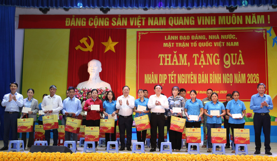 Phó Thủ tướng Hồ Quốc Dũng: Không để hộ nào thiếu Tết - Ảnh 1.