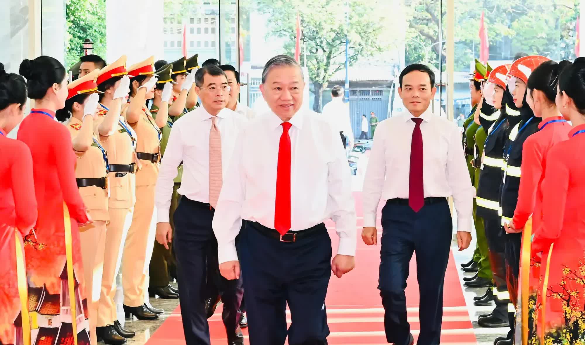 Party General Secretary To Lam extends 2026 Lunar New Year greetings to Ho Chi Minh City - Ảnh 1.