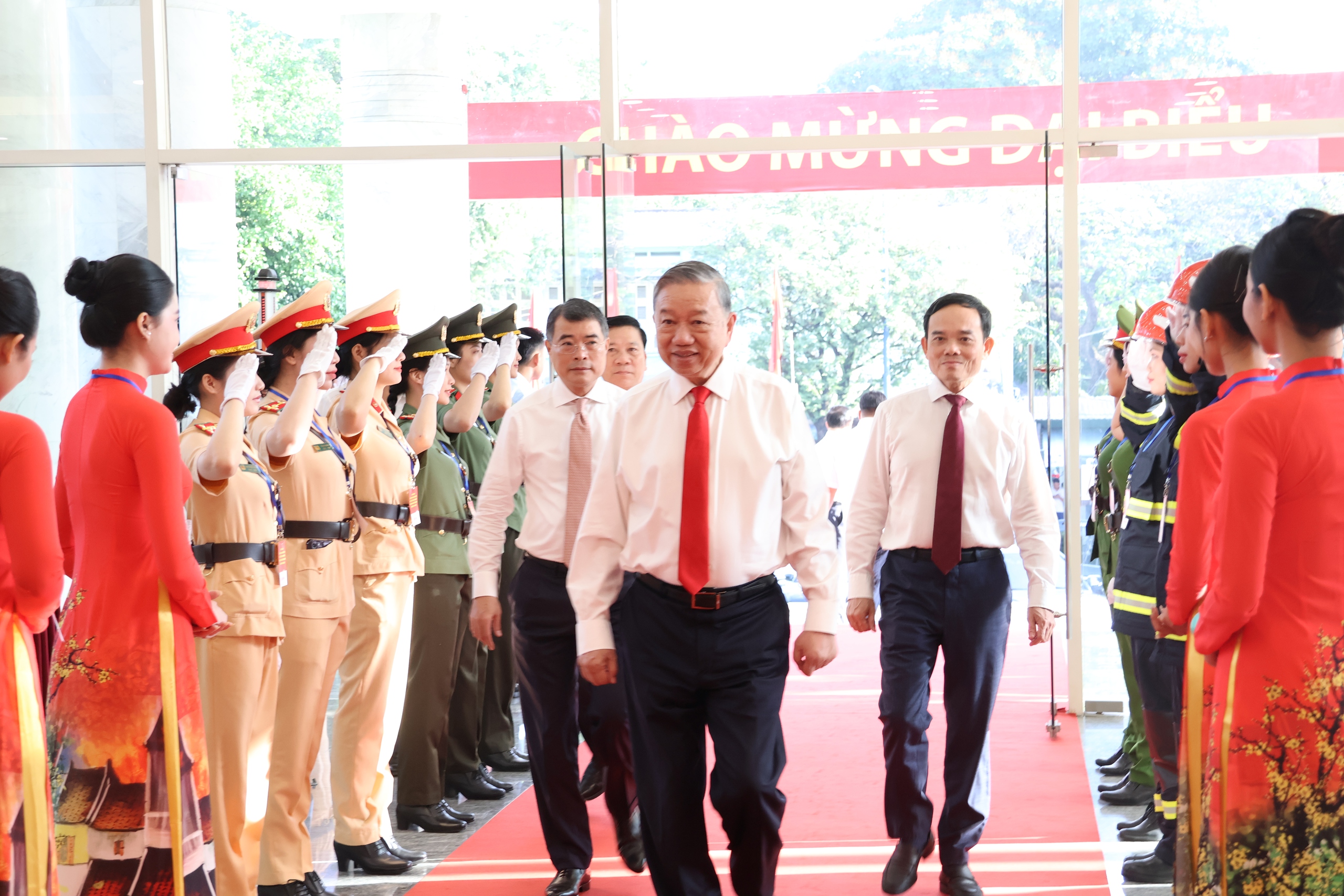 Tổng Bí thư Tô Lâm thăm, chúc Tết TPHCM - Ảnh 3.