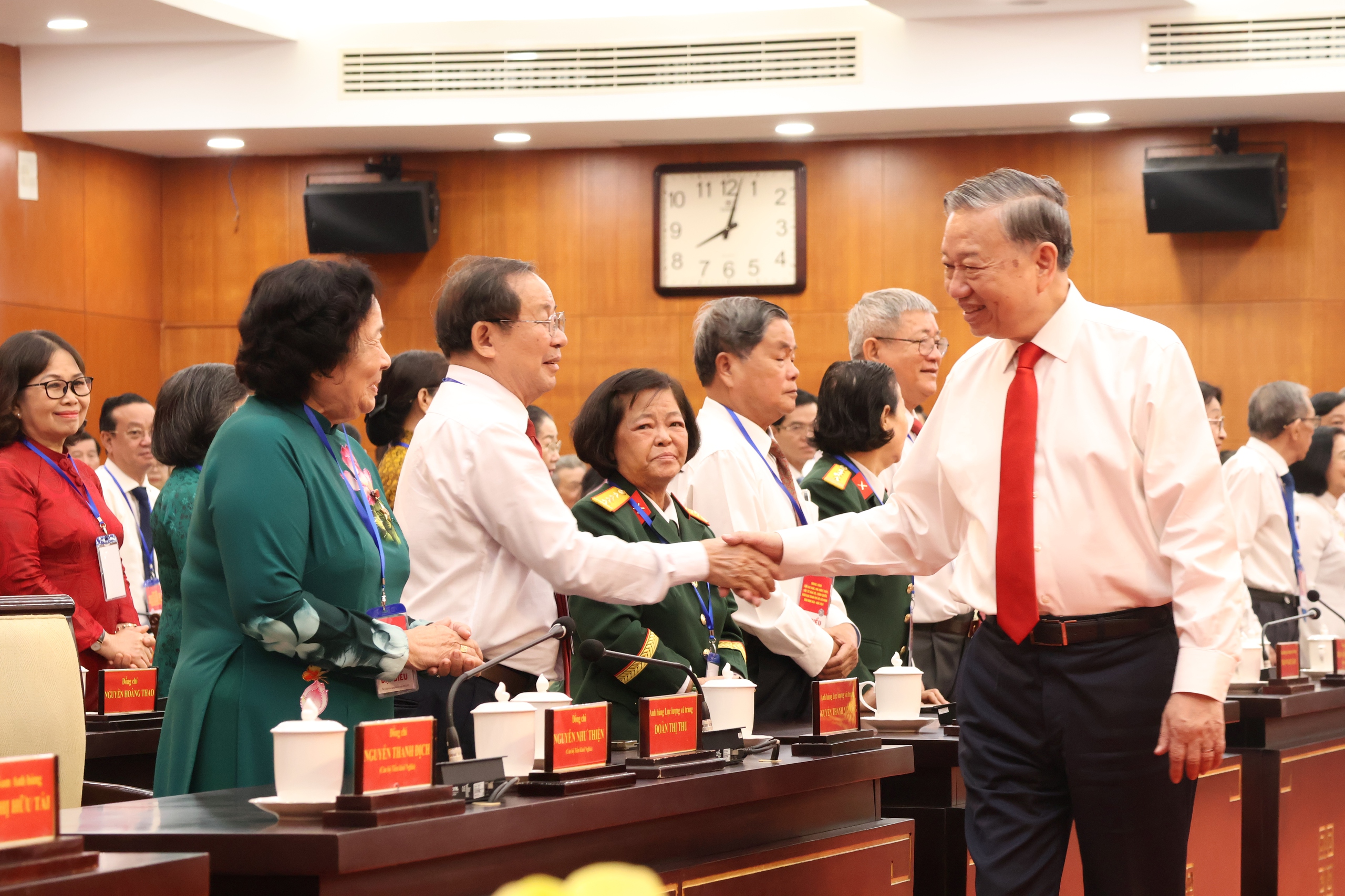 Tổng Bí thư Tô Lâm thăm, chúc Tết TPHCM - Ảnh 6.