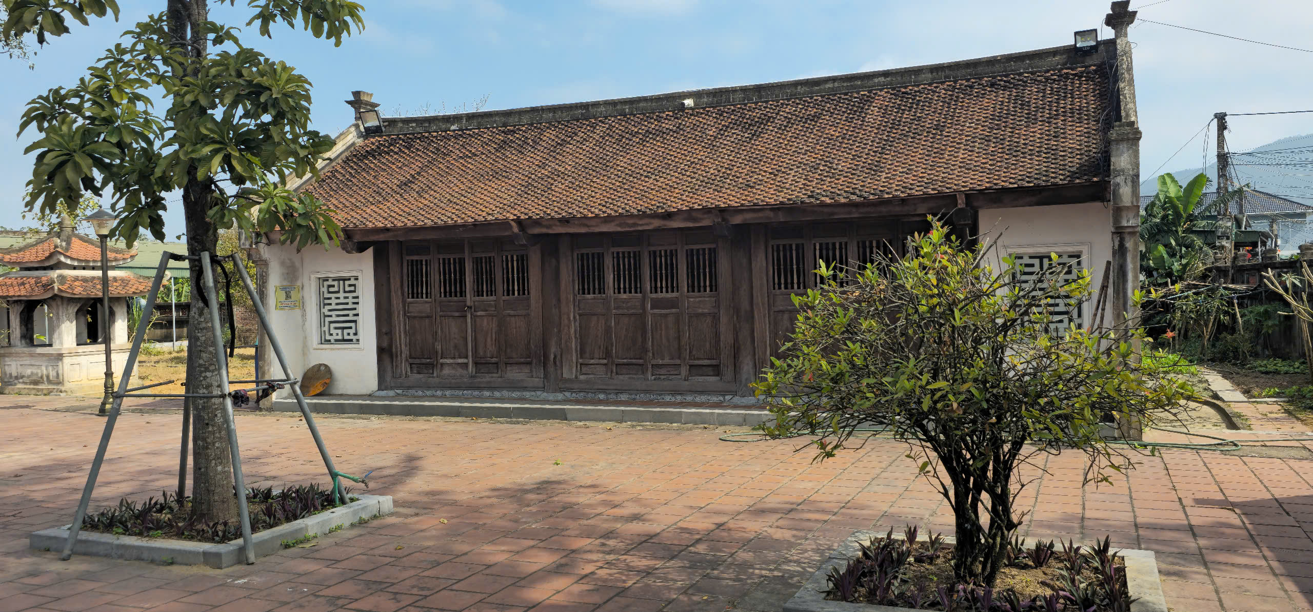 Cận cảnh đền thờ vua Mai Hắc Đế ở Hà Tĩnh - Ảnh 9.