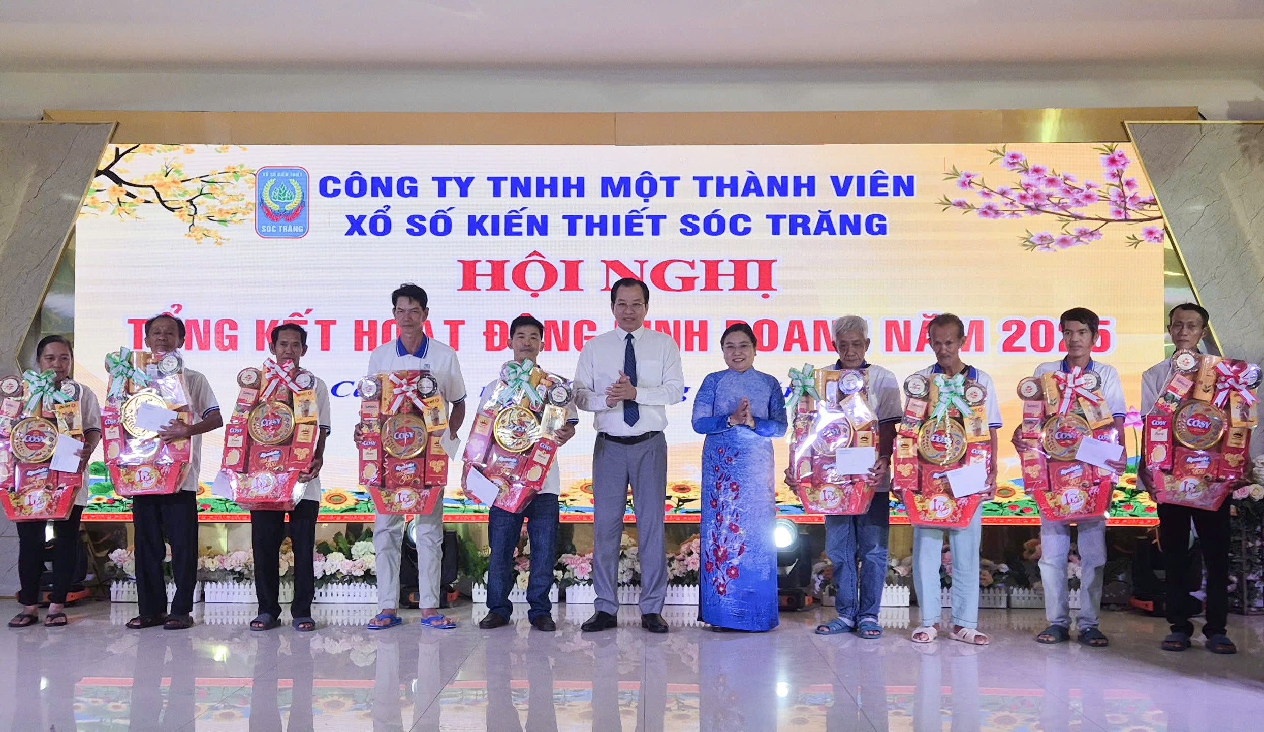 C&ocirc;ng ty Xổ số S&oacute;c Trăng nộp ng&acirc;n s&aacute;ch tr&ecirc;n 2.321 tỉ đồng - Ảnh 2.