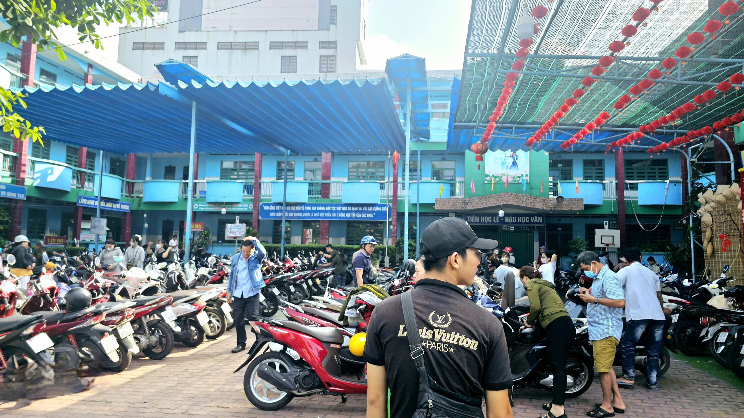 Kh&ocirc;ng kh&iacute; tại Ch&ugrave;a B&agrave; B&igrave;nh Dương trước Lễ hội lớn nhất Đ&ocirc;ng Nam Bộ - Ảnh 14.