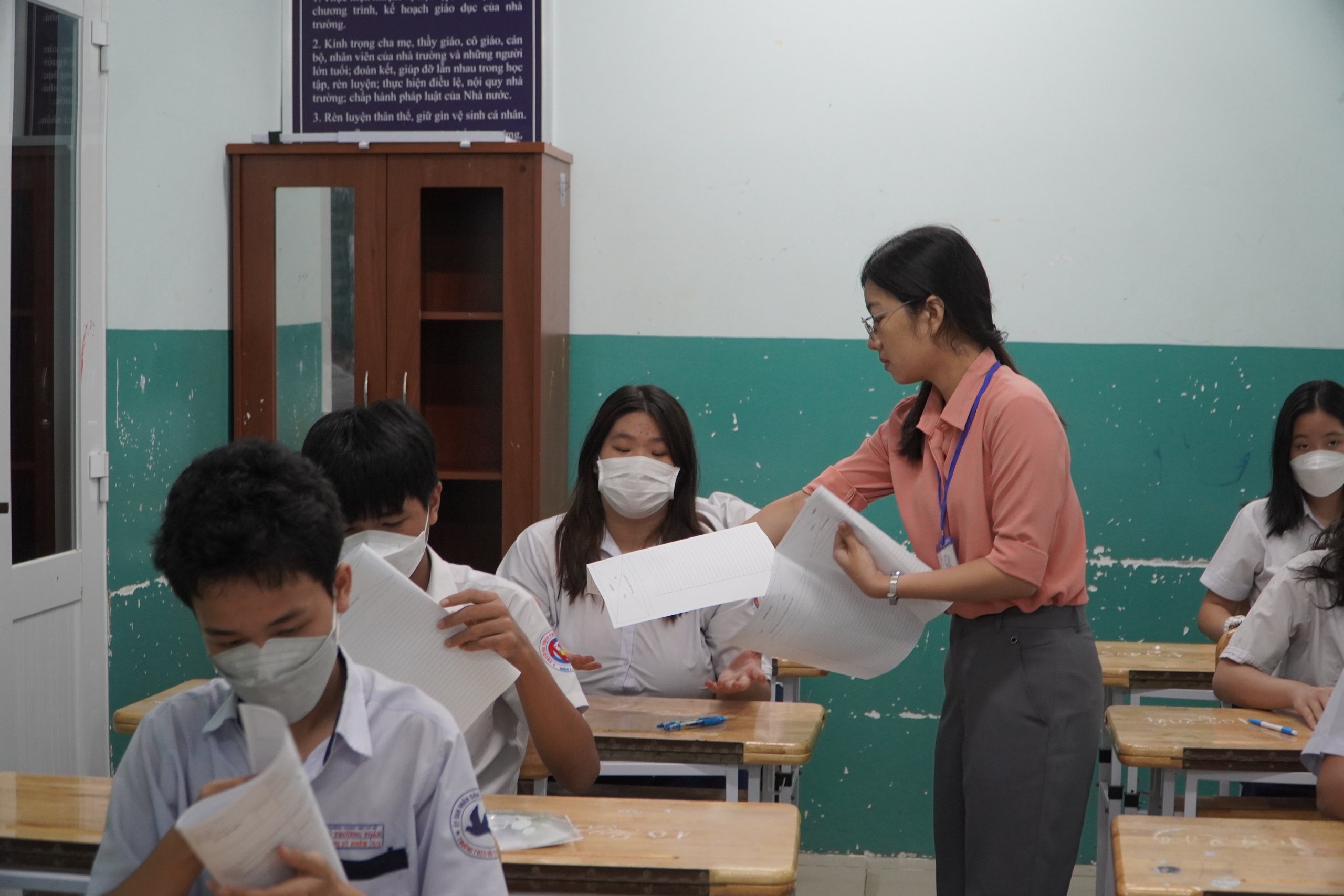 Sở GD-ĐT TPHCM: Giáo viên tuyệt đối không tư vấn, vận động học sinh bỏ thi lớp 10 - Ảnh 1.
