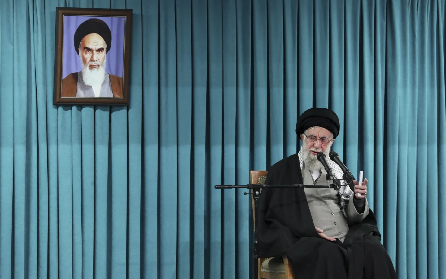 Hé lộ nhân vật tạm thời thay thế Lãnh tụ tối cao Iran - Ảnh 2.
