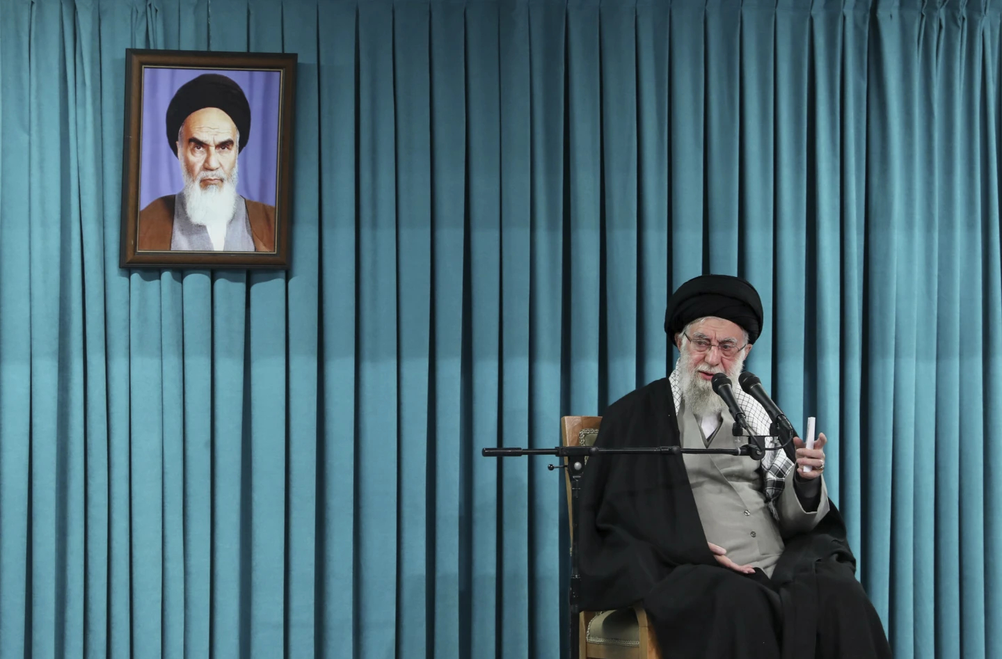 Hơn 30 năm quyền lực của lãnh tụ tối cao Iran - Ảnh 1.