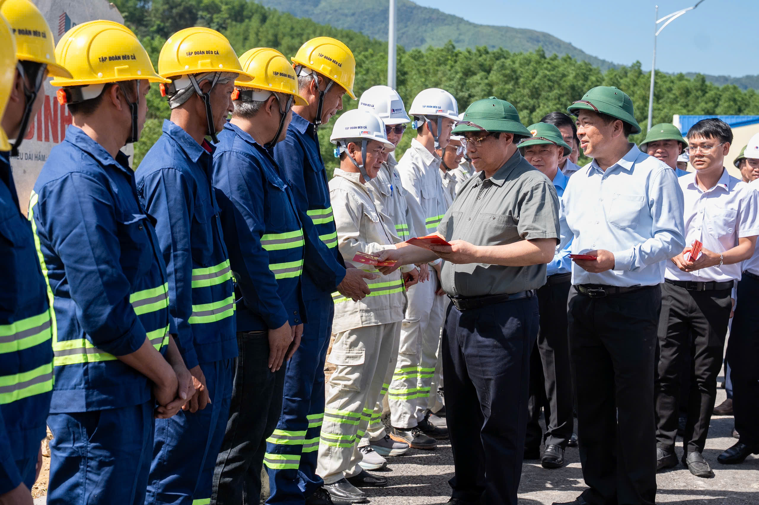 Thủ tướng y&ecirc;u cầu sớm khai th&aacute;c Cao tốc Quảng Ng&atilde;i &ndash; Ho&agrave;i Nhơn - Ảnh 2.