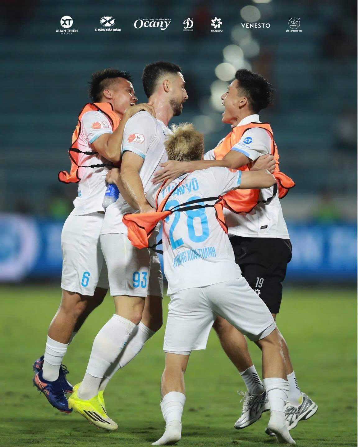 Kết quả vòng 14 V-League: Nóng bỏng cuộc đua 2 đầu bảng xếp hạng - Ảnh 3.
