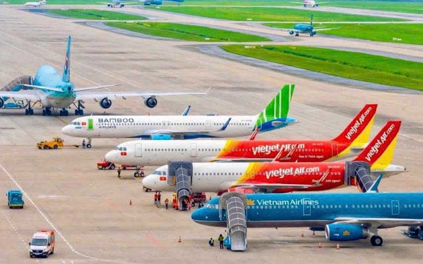 Hãng bay phải chi thêm hàng ngàn tỉ đồng, có thể xem xét tăng trần giá vé máy bay
