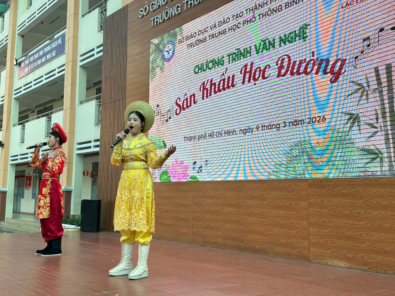 50 suất diễn Sân khấu học đường - đưa nghệ thuật truyền thống đến gần học sinh TP HCM - Ảnh 1.