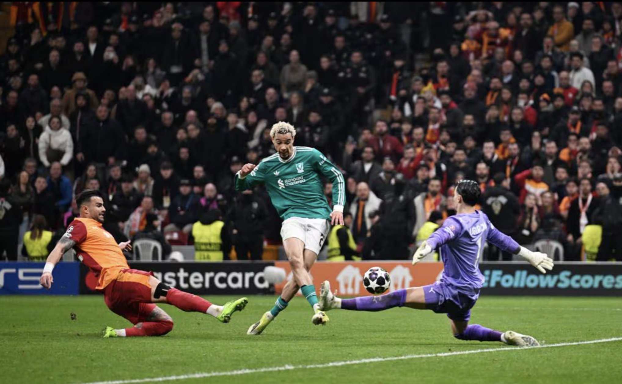Liverpool lại thua sốc ở Thổ Nhĩ Kỳ, Galatasaray bay bổng với "Super Mario" - Ảnh 2.