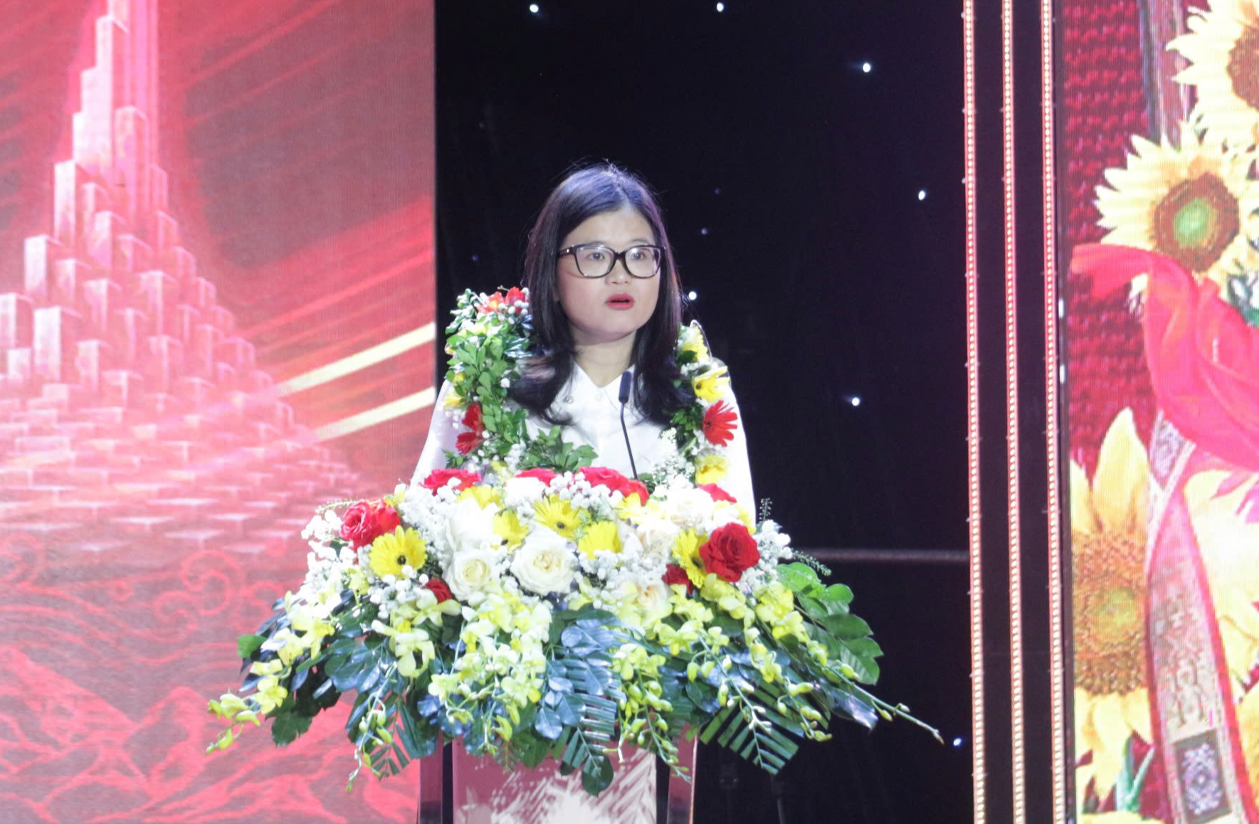 Người phụ nữ Đà Nẵng đoạt giải nhất cuộc thi logo tỉnh Đắk Lắk năm 2026 - Ảnh 4.