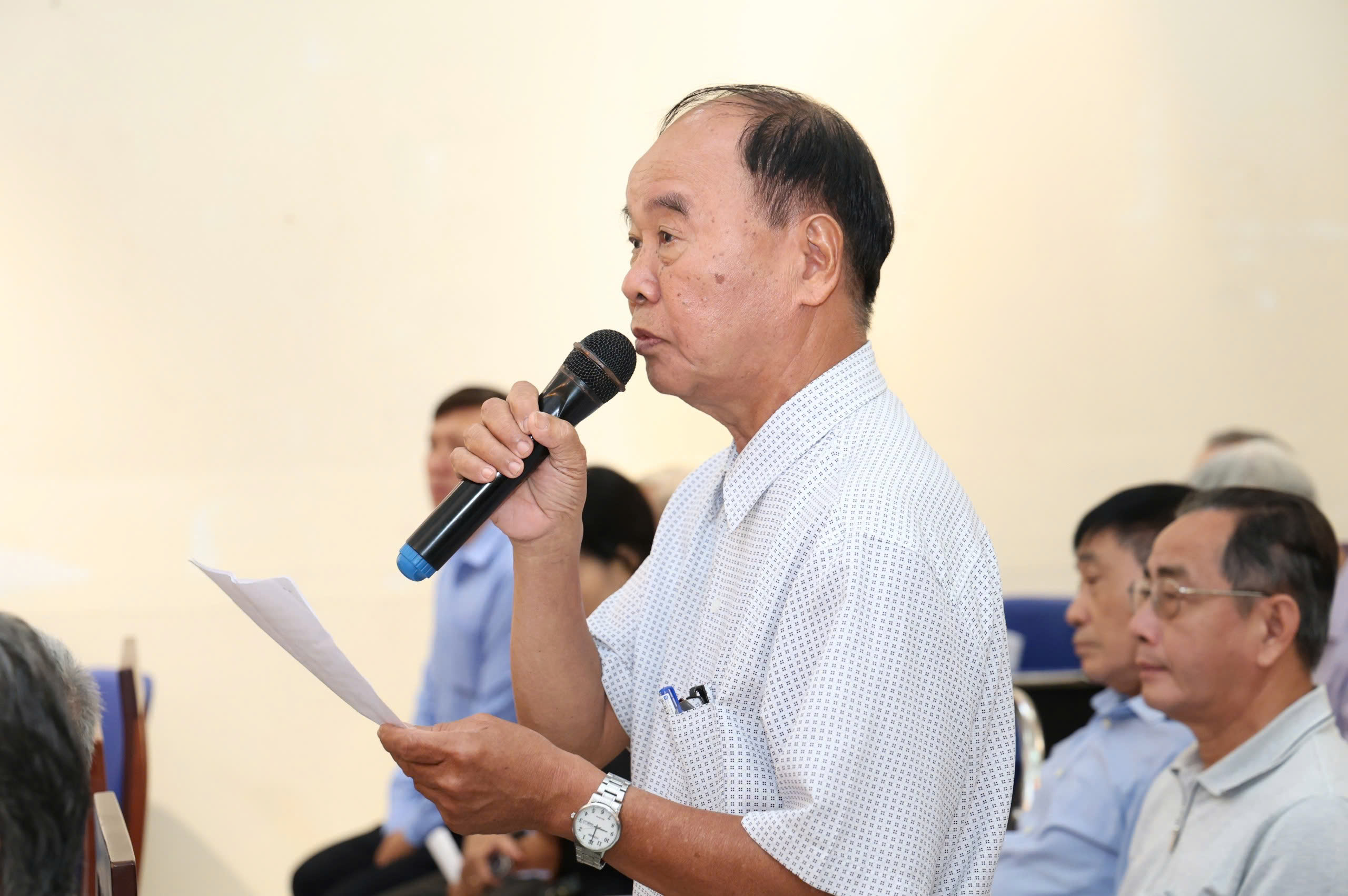Bí thư Thành ủy TPHCM: Giao thông kết nối sân bay Tân Sơn Nhất "rối rắm thật" - Ảnh 2.