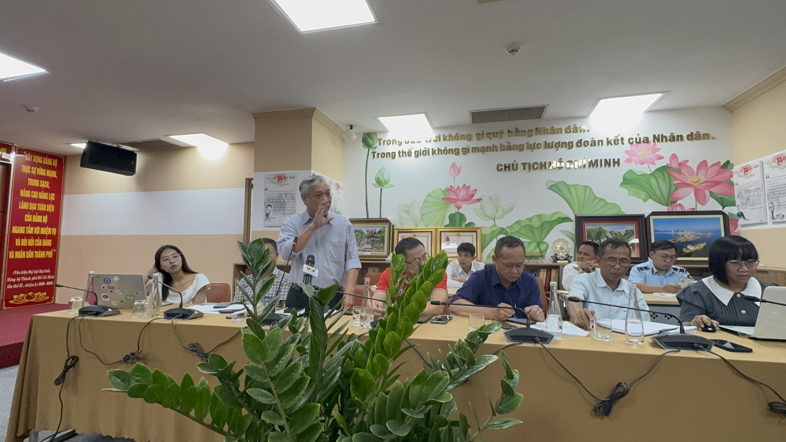 Quản l&yacute; thị trường TPHCM ghi nhận hiện tượng mua xăng trữ tại nh&agrave; năm 2026 - Ảnh 4.