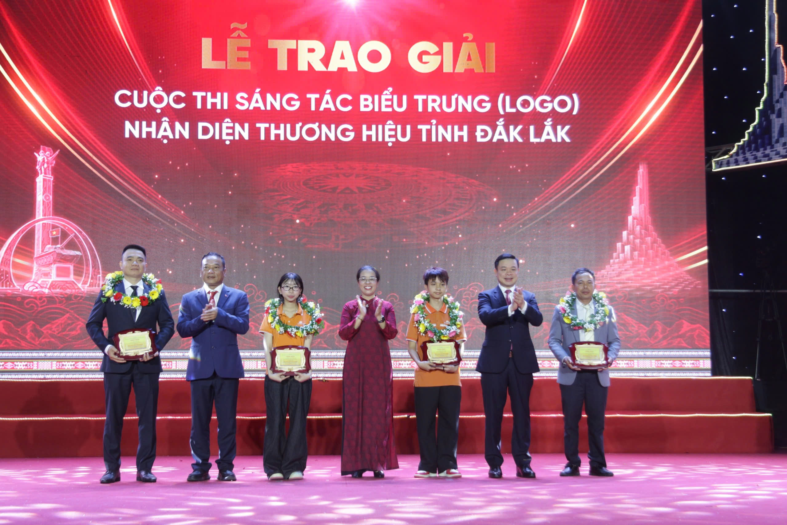 Người phụ nữ Đà Nẵng đoạt giải nhất cuộc thi logo tỉnh Đắk Lắk năm 2026 - Ảnh 1.