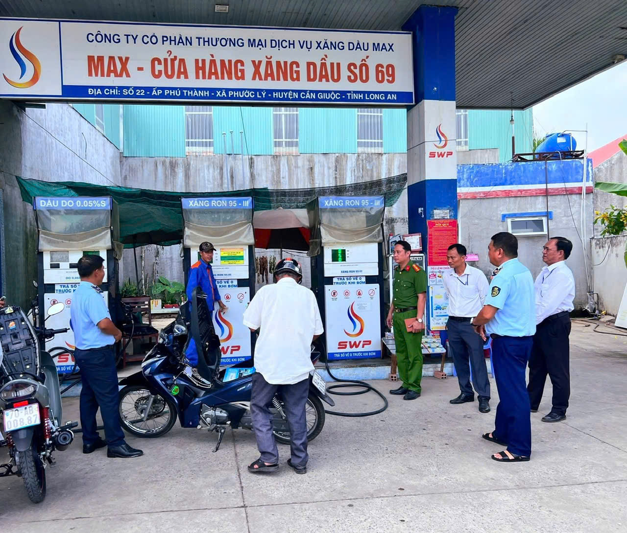 T&acirc;y Ninh kiểm tra 252 cửa h&agrave;ng xăng dầu , xử l&yacute; nghi&ecirc;m vi phạm găm h&agrave;ng - Ảnh 1.