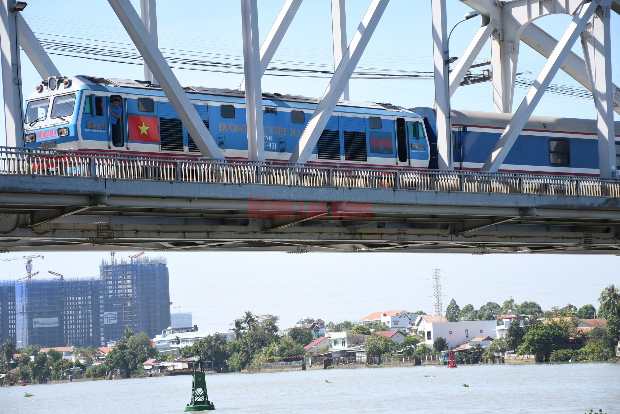 Sự cố cầu Ghềnh khắc phục th&agrave;nh c&ocirc;ng , t&agrave;u chạy qua an to&agrave;n sau 5 ng&agrave;y gi&aacute;n đoạn - Ảnh 2.