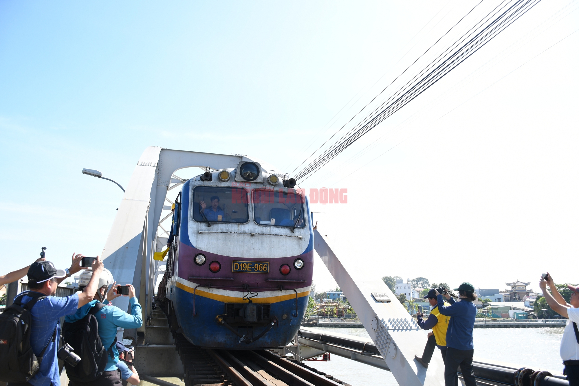 Sự cố cầu Ghềnh khắc phục th&agrave;nh c&ocirc;ng , t&agrave;u chạy qua an to&agrave;n sau 5 ng&agrave;y gi&aacute;n đoạn - Ảnh 10.