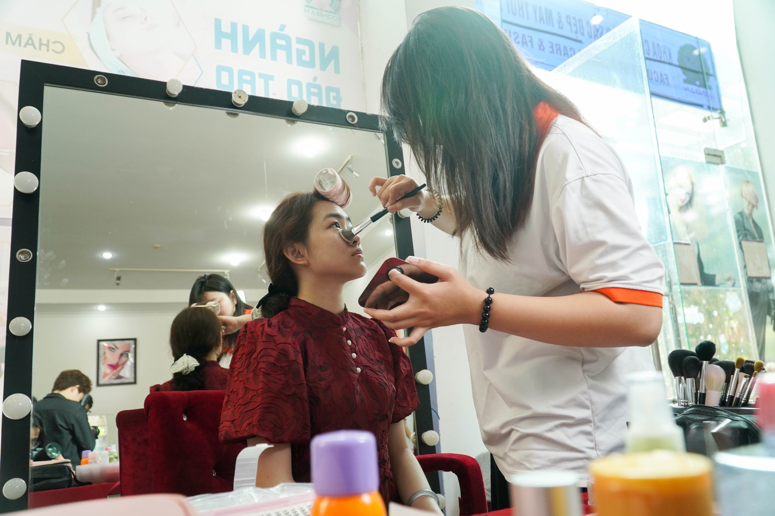 V&agrave;o xưởng thực h&agrave;nh trải nghiệm, học sinh tự tin "chốt" lu&ocirc;n nguyện vọng - Ảnh 8.