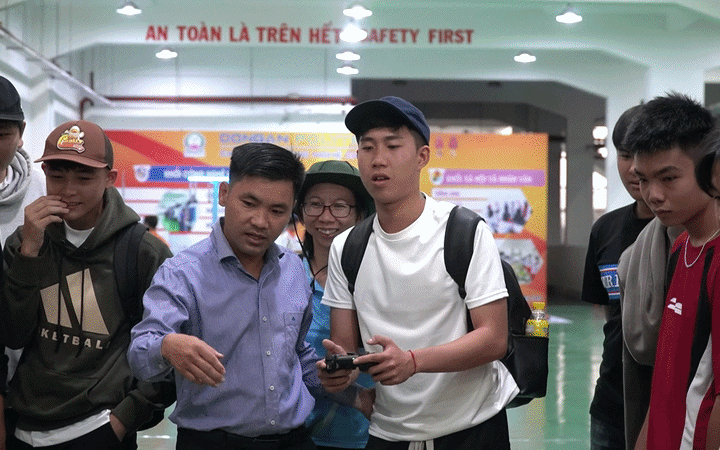 Một doanh nghiệp t&agrave;i trợ học ph&iacute; nghề 100%, sinh vi&ecirc;n c&ograve;n c&oacute; th&ecirc;m trợ cấp - Ảnh 2.