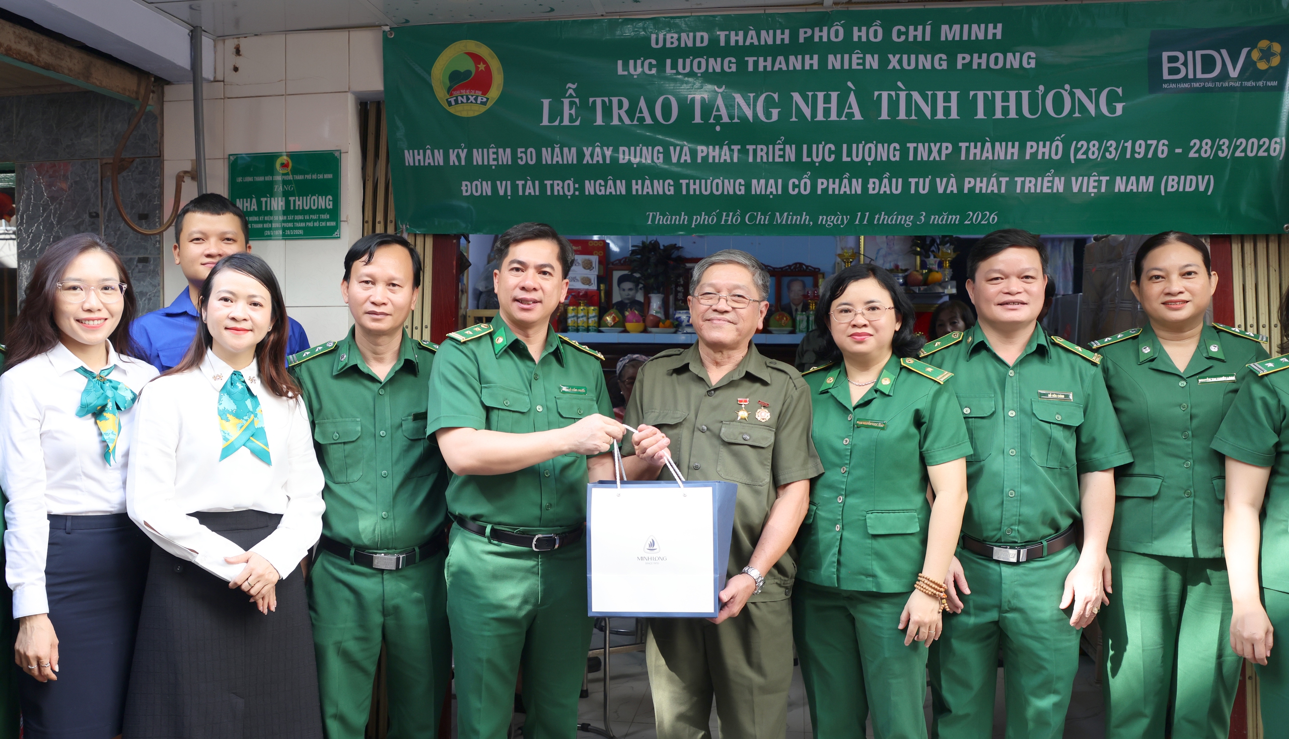 Ấm t&igrave;nh đồng đội Thanh ni&ecirc;n xung phong - Ảnh 1.
