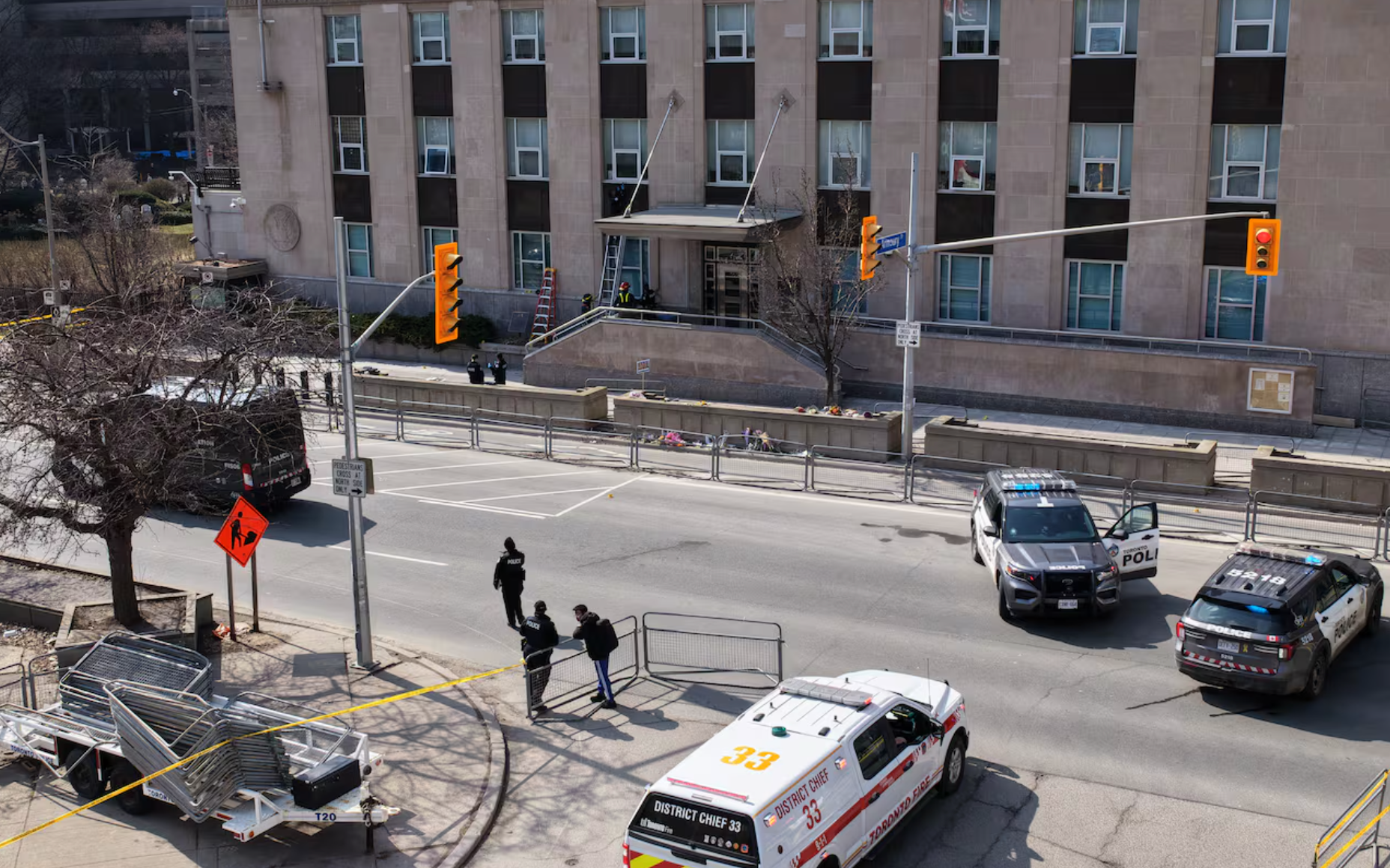 Nổ súng vào lãnh sự quán Mỹ ở Toronto, Canada truy tìm 2 nghi phạm