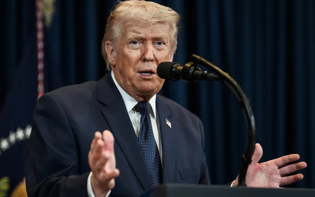 Ông Donald Trump nói "gần như không còn gì nhắm bắn ở Iran"; FBI cảnh báo California