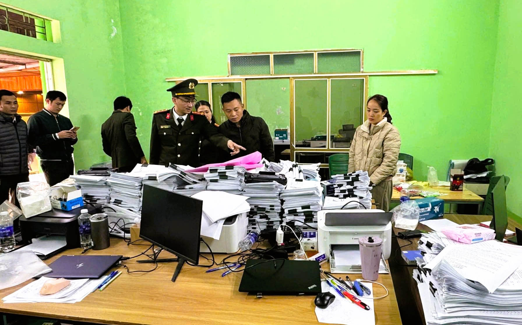 Thần y dỏm Ho&agrave;ng Văn To&agrave;n lừa đảo h&agrave;ng ng&agrave;n người với b&agrave;i thuốc gia truyền 3 đời - Ảnh 6.