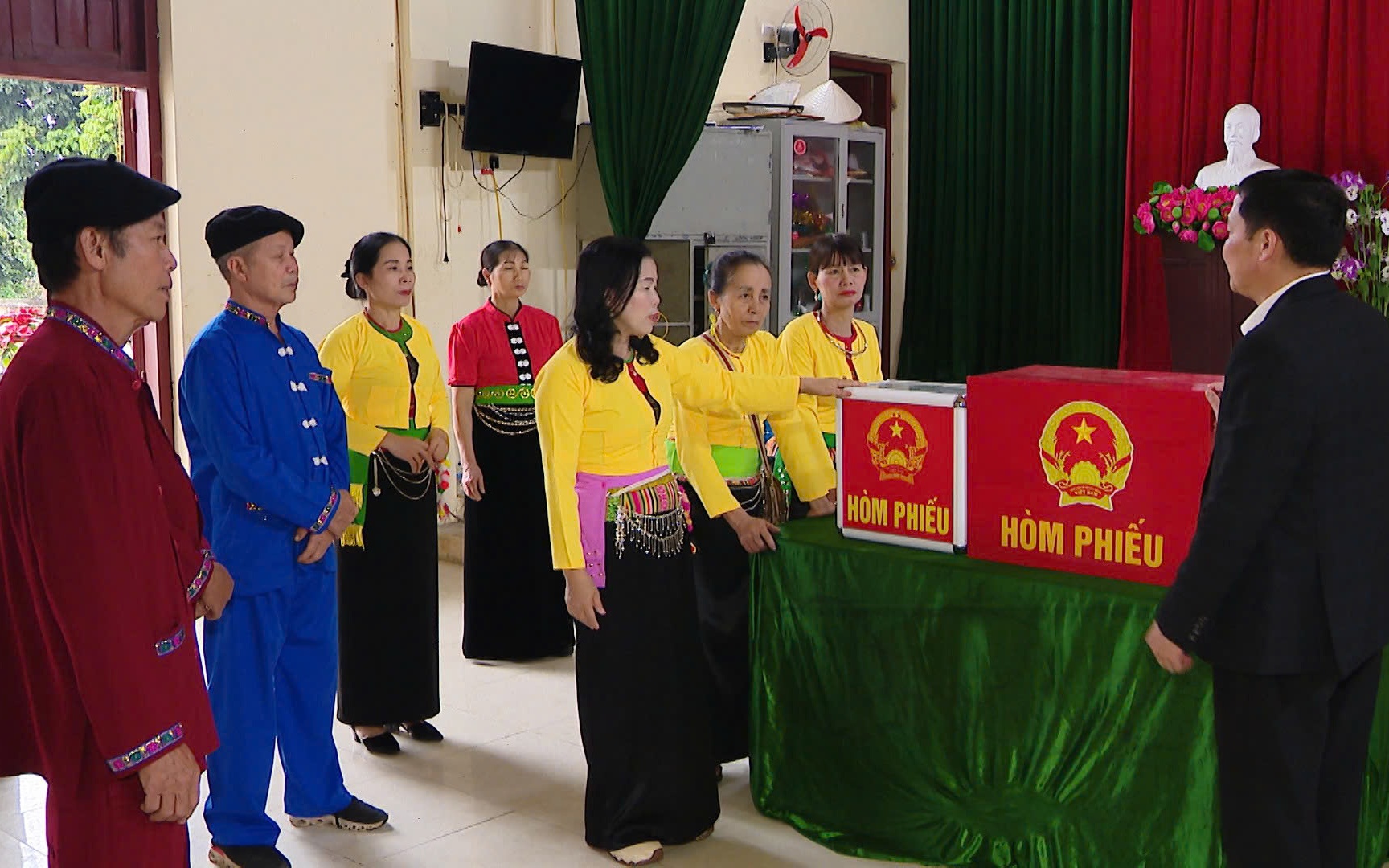 Sẵn sàng cho ngày hội non sông - Ảnh 2.