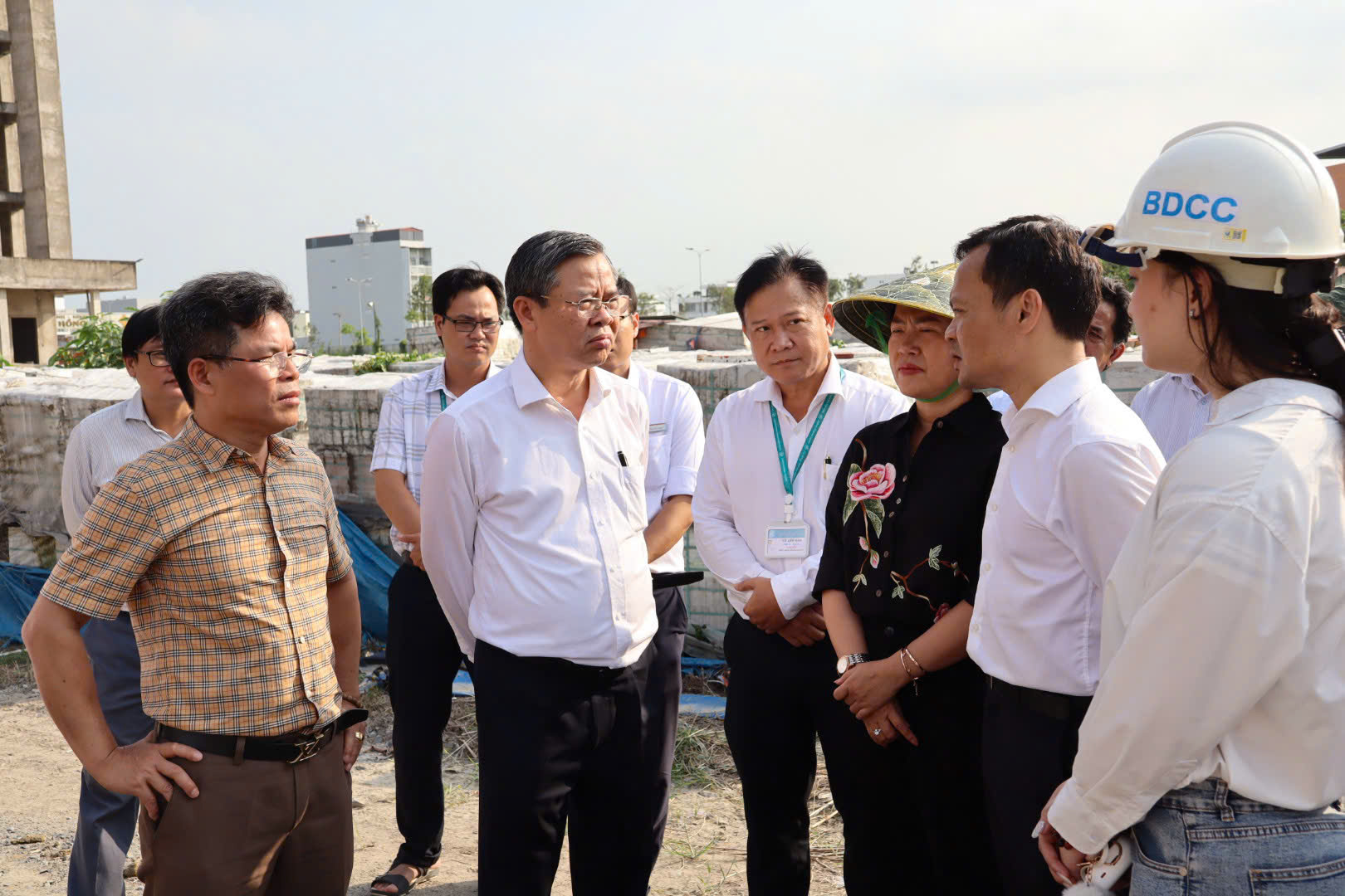 Chủ tịch UBND TP Cần Thơ Chỉ đạo gấp hoàn thành Bệnh viện Ung bướu Cần Thơ - Ảnh 1.