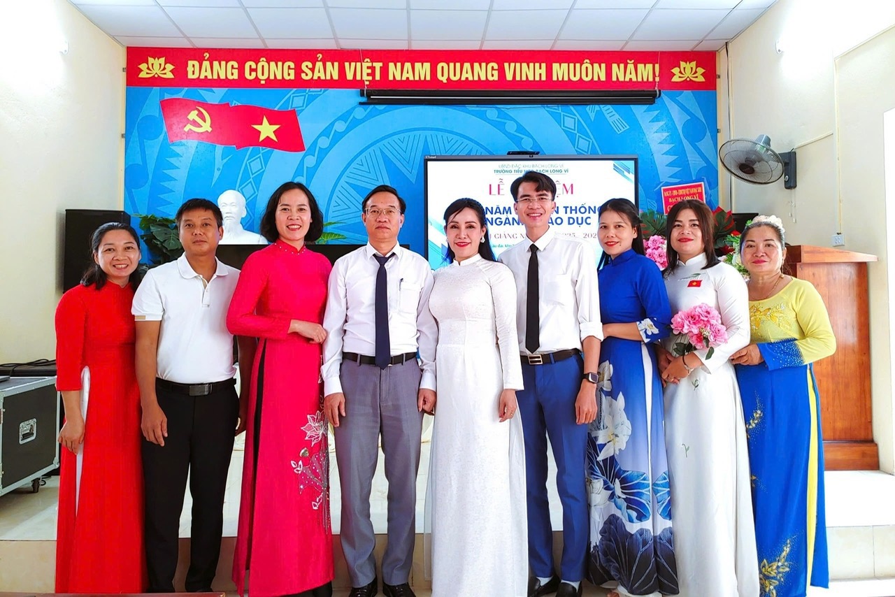 NGƯỜI THẦY KÍNH YÊU: Gieo mầm tri thức nơi đảo tiền tiêu - Ảnh 1.