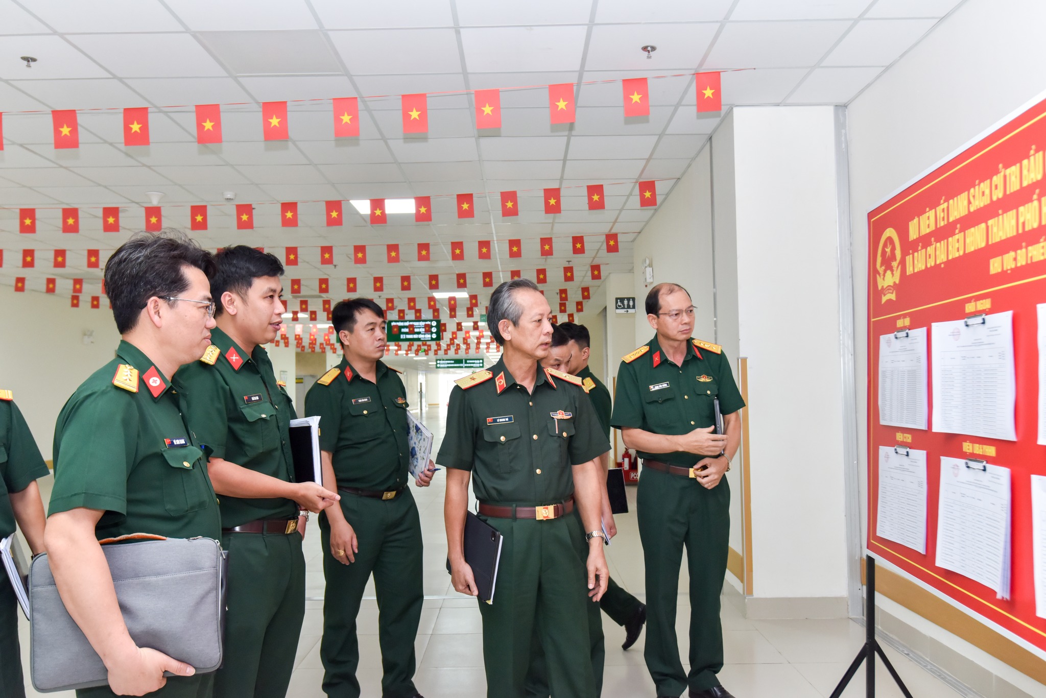 TPHCM: Một bệnh viện đ&atilde; ho&agrave;n tất nhiều kh&acirc;u chuẩn bị cho điểm bầu cử số 055 - Ảnh 1.