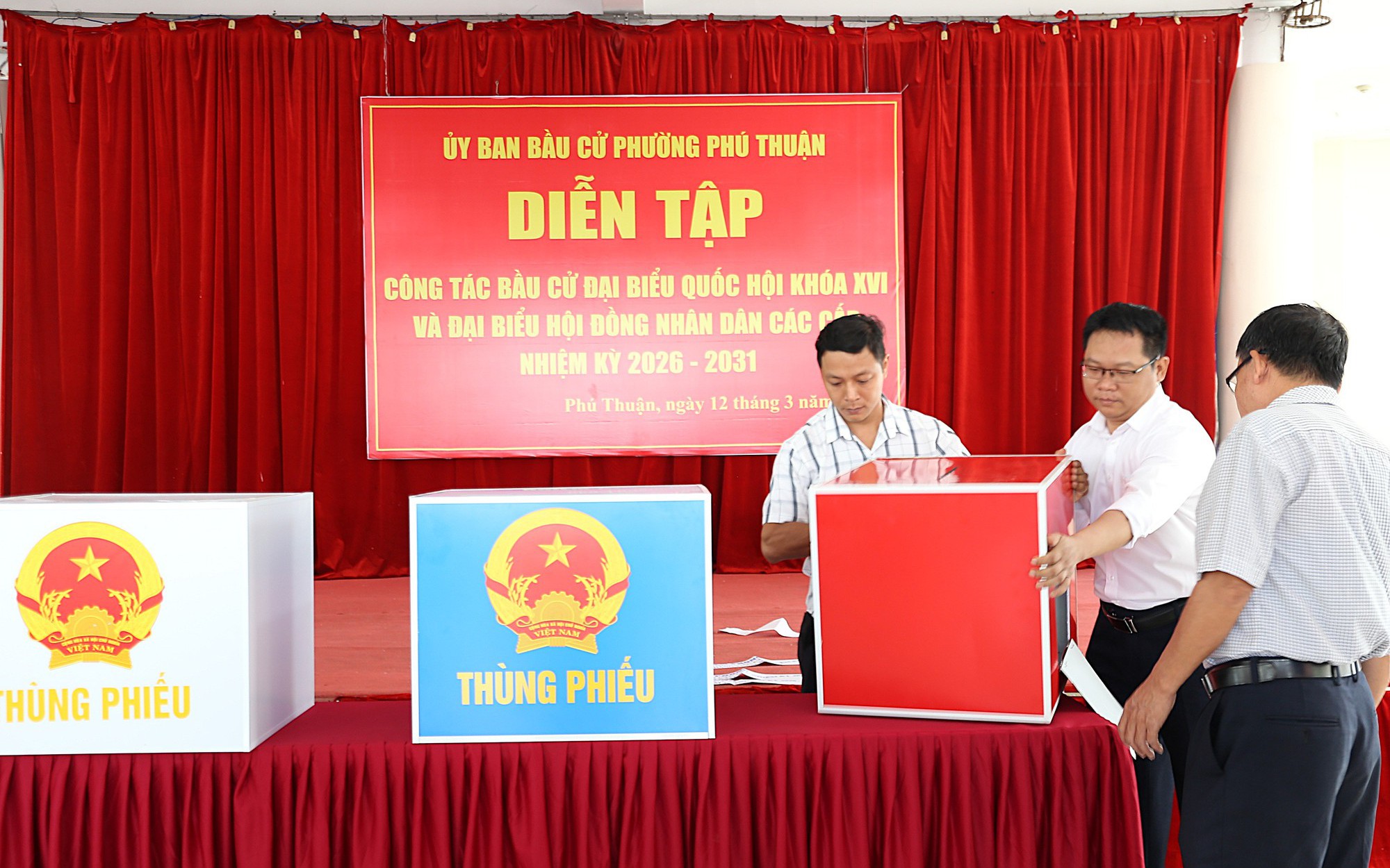 Phường Phú Thuận diễn tập công tác bầu cử