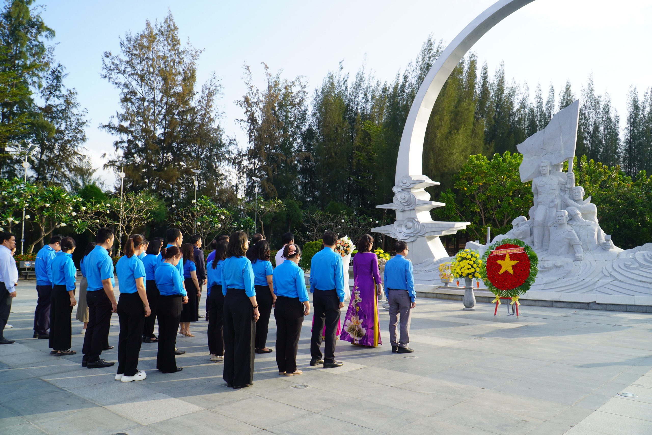 Tổ chức lễ viếng, d&acirc;ng hương tưởng niệm tại Khu tưởng niệm Chiến sĩ Gạc Ma - Ảnh 1.