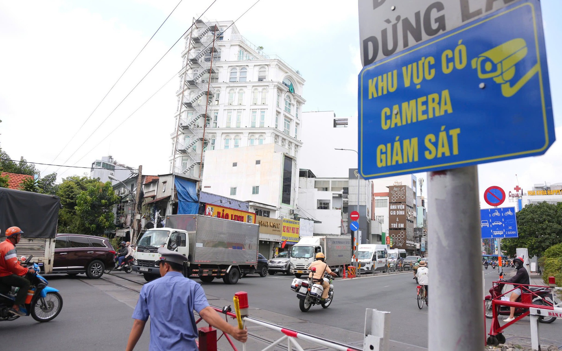 CSGT TPHCM sẽ xử lý các lỗi này nếu xâm phạm an toàn giao thông đường sắt