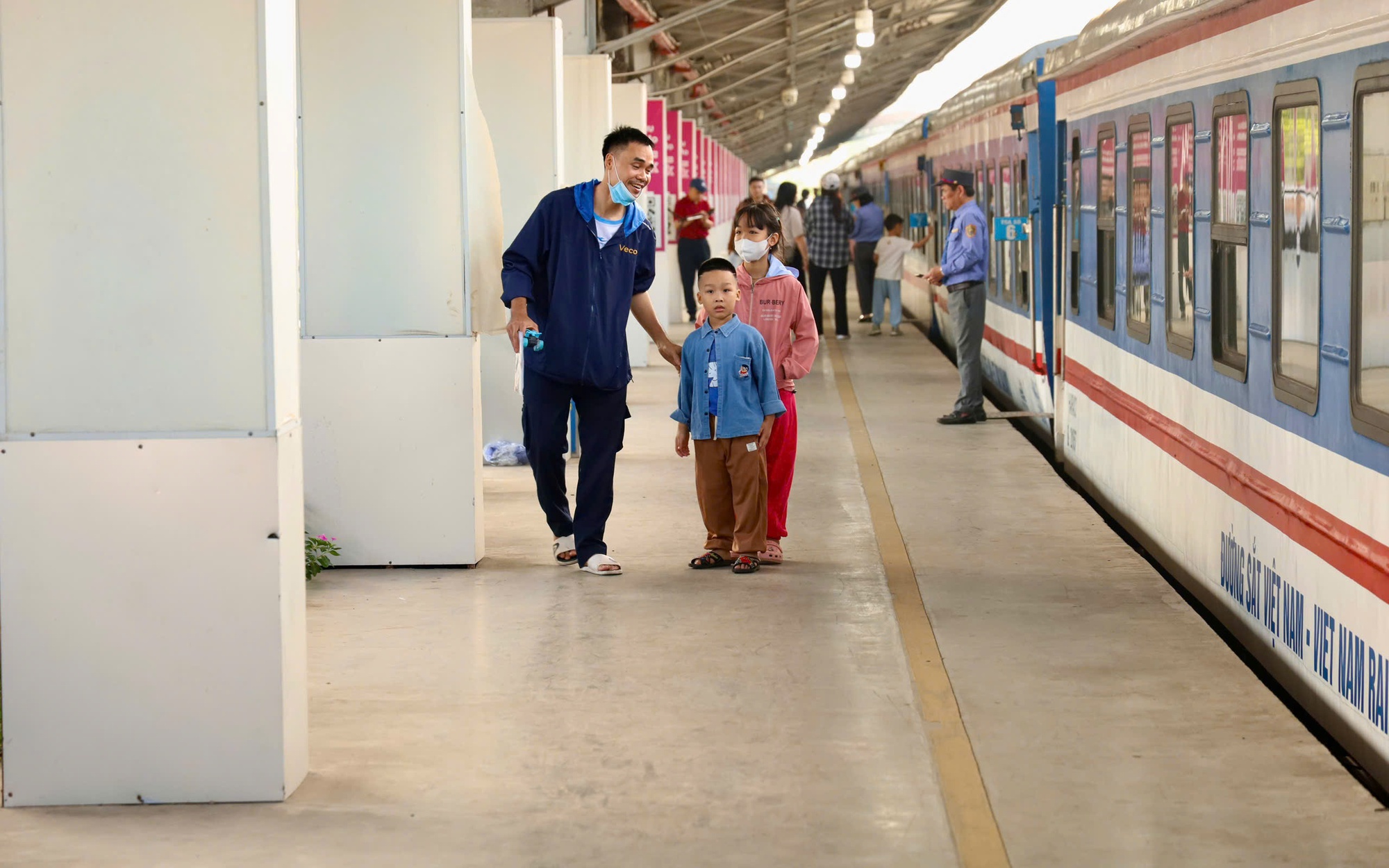 Từ 13-3, ngành đường sắt giảm giá vé hành khách và cước hàng hóa đồng loạt