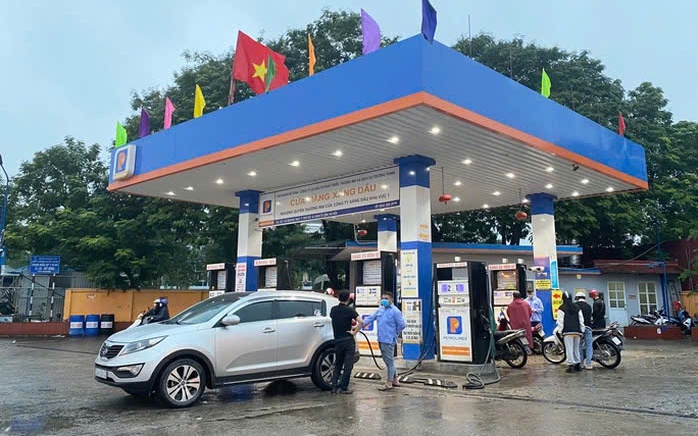Thủ tướng khuyến khích sử dụng xe điện và tiết kiệm xăng dầu năm 2026 - Ảnh 2.