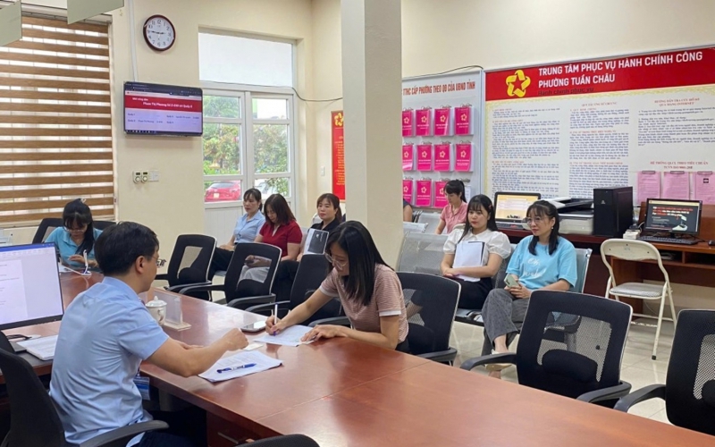 4 cán bộ phường bị tạm đình chỉ công tác